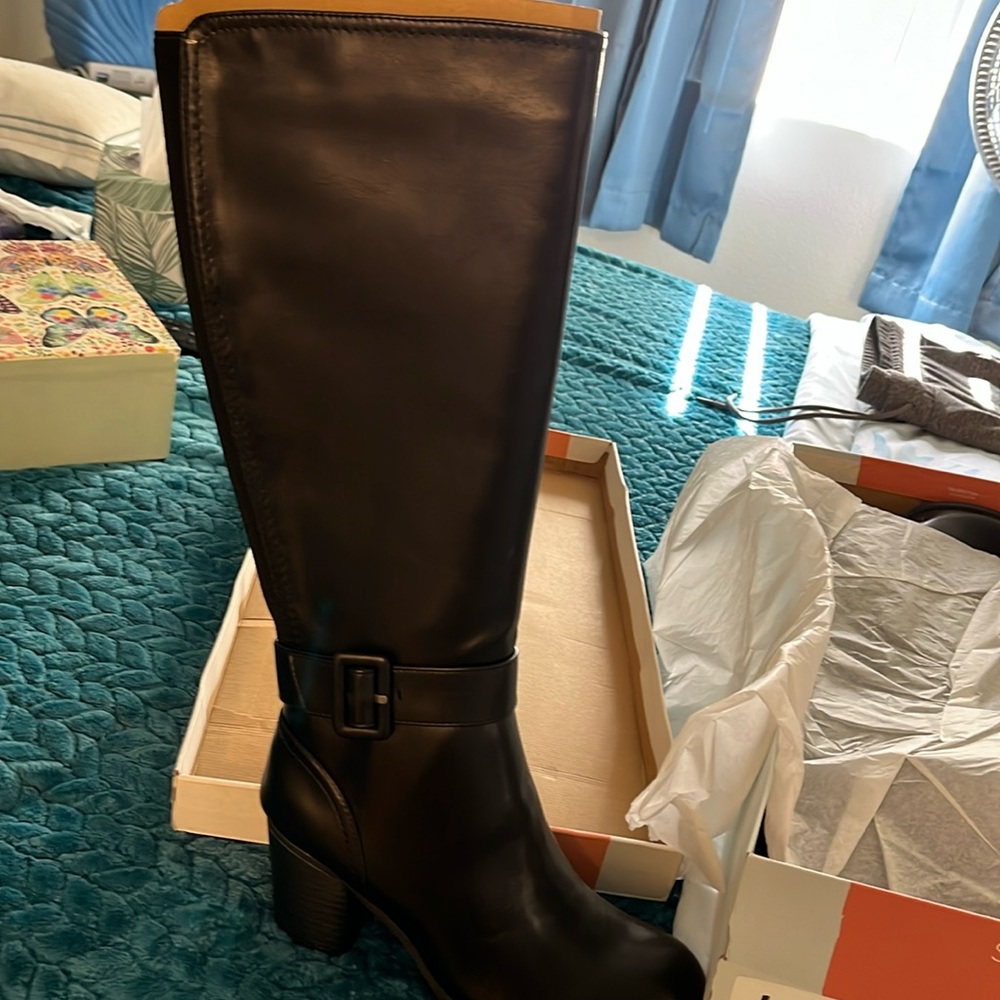 Ladies black above the knee size 8 boots